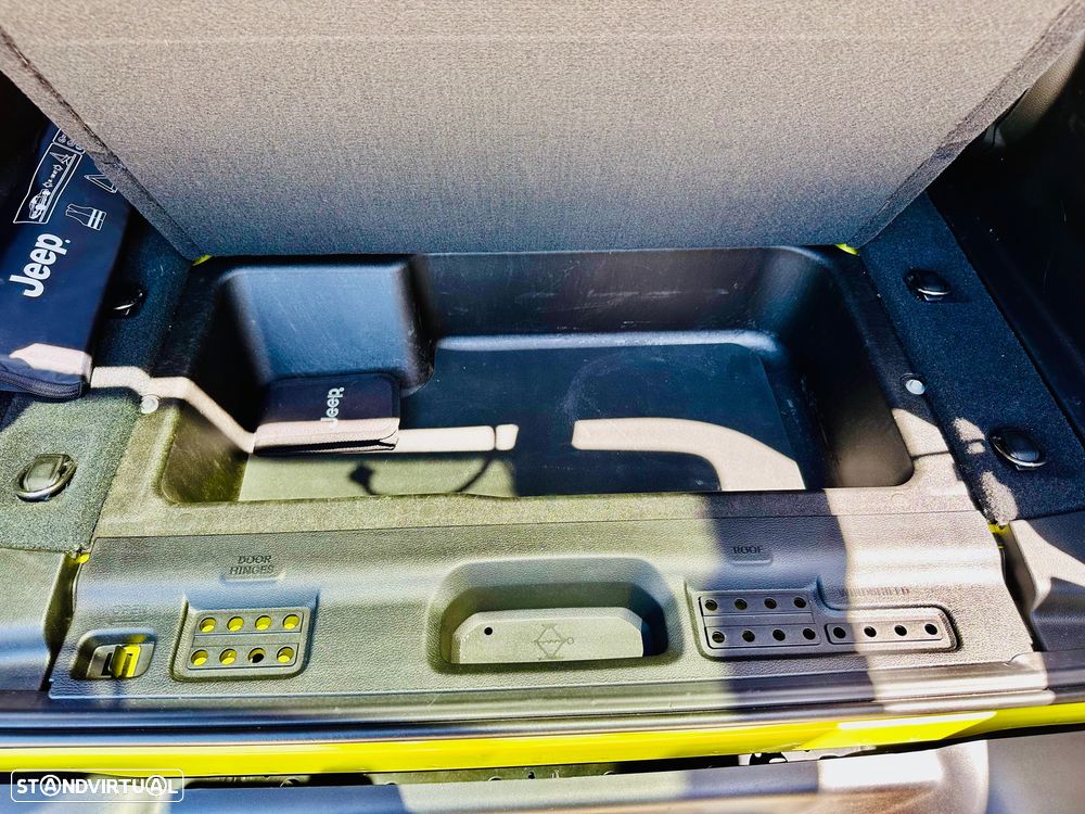 Jeep Wrangler - 27
