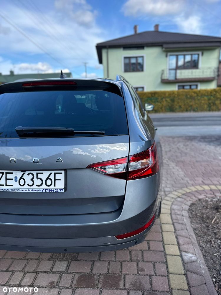 Skoda Superb 2.0 TDI SCR Ambition DSG - 18