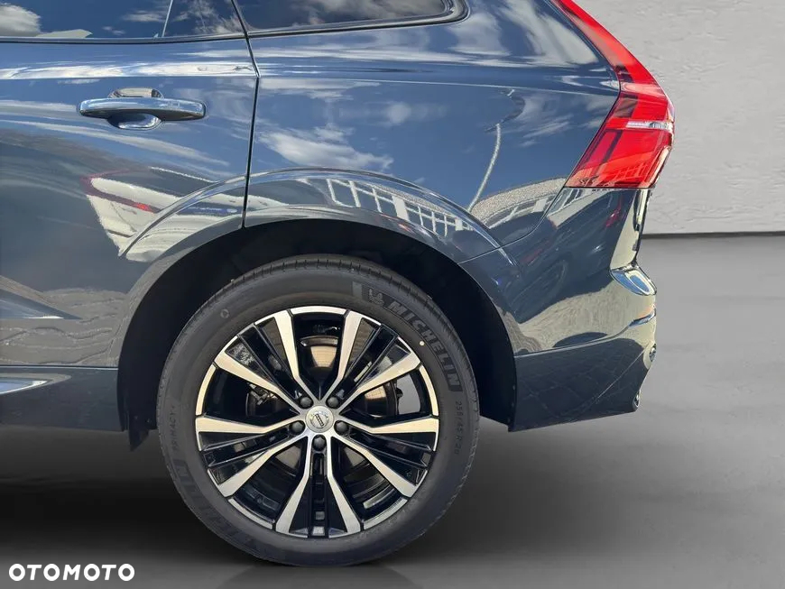 Volvo XC 60 B4 B Plus Dark - 9
