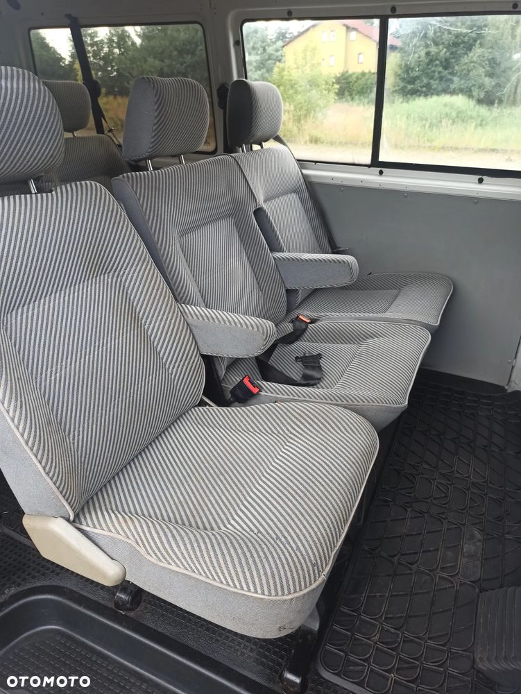 Volkswagen Transporter - 6