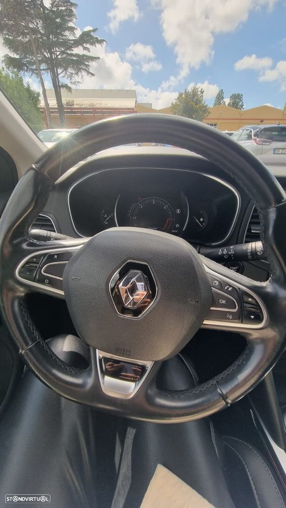 Renault Mégane Sport Tourer ENERGY dCi 110 EDC BOSE EDITION - 4
