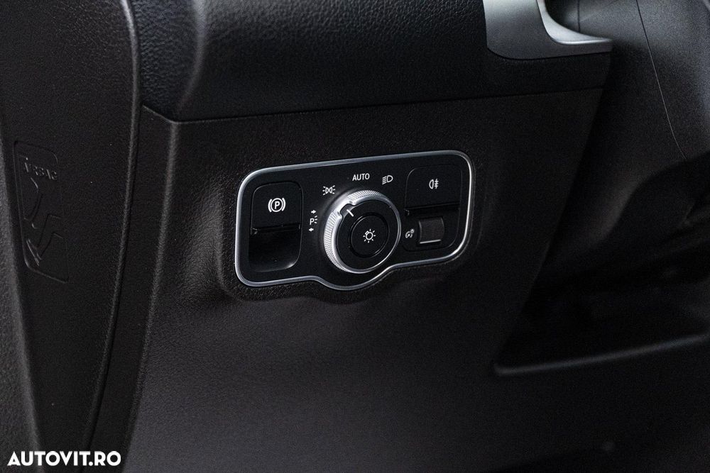 Mercedes-Benz GLB 200 Aut. - 33