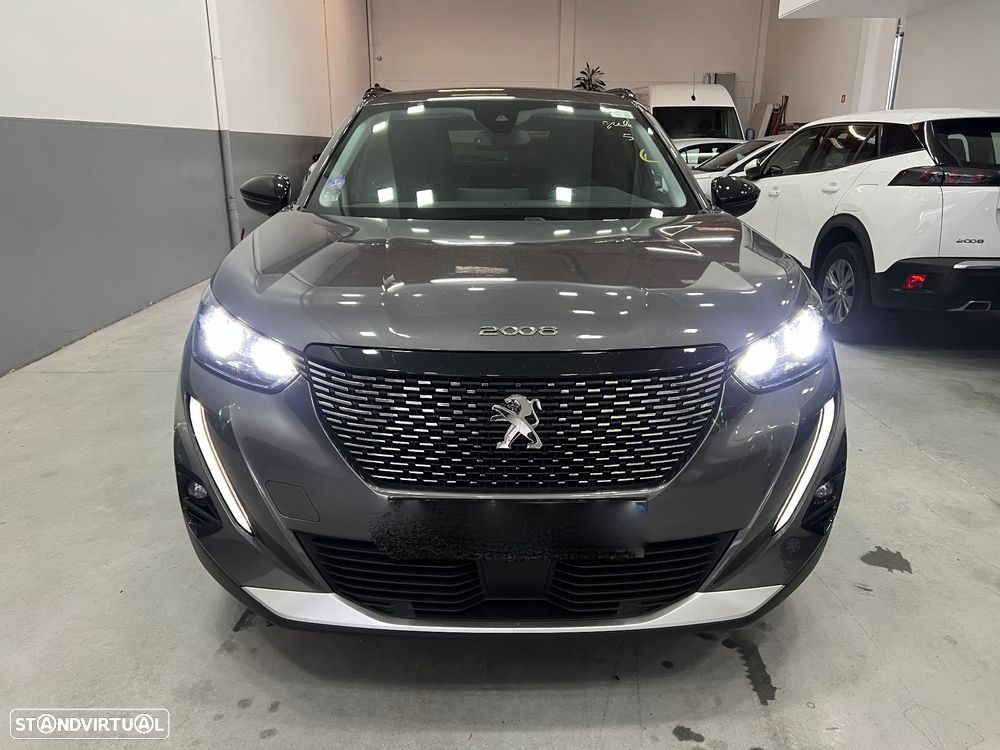 Peugeot 2008 1.2 PureTech Allure EAT8 - 5