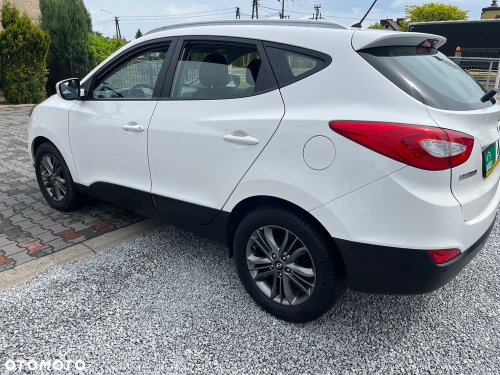 Hyundai ix35 1.6 2WD Fifa World Cup Edition - 4