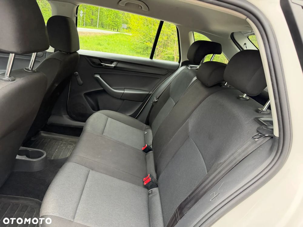 Skoda RAPID 1.0 TSI Ambition - 11