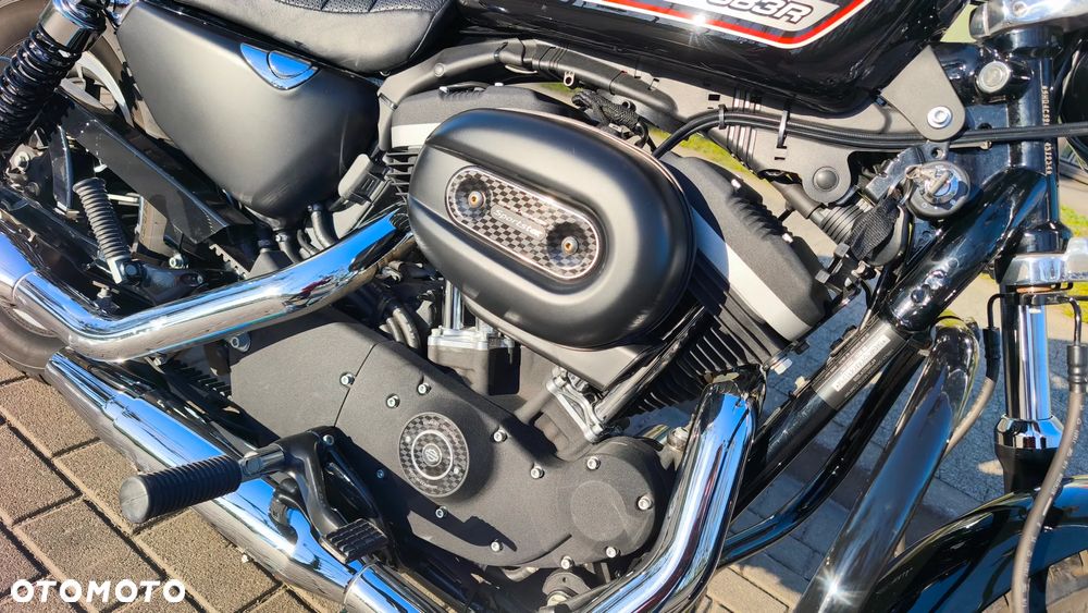 Harley-Davidson Sportster Roadster 883R - 11