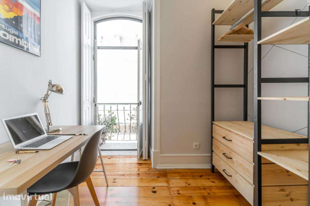 Quarto - localizado em Anjos Lisbon - Grande imagem: 3/13