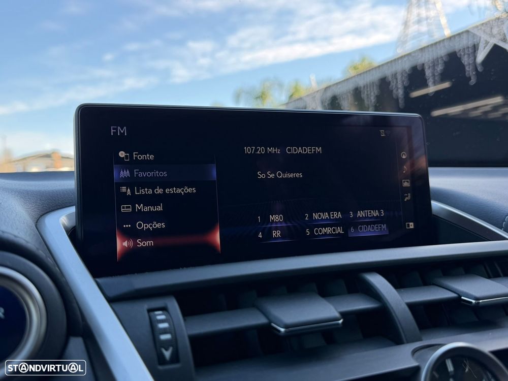 Lexus NX 300h Executive+ - 42