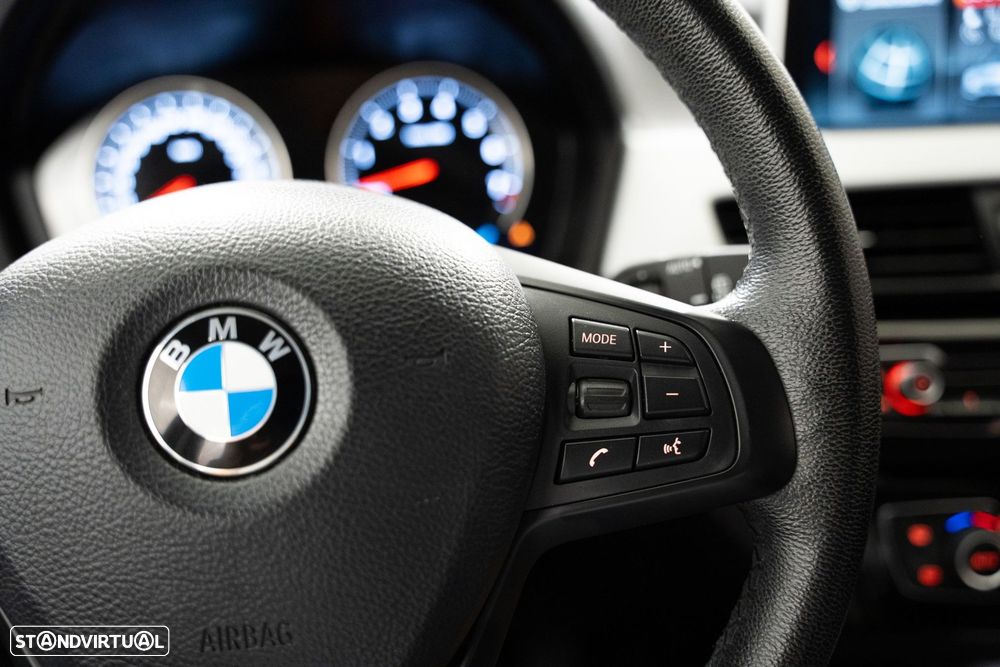 BMW X1 25 e xDrive Corporate Edition - 16