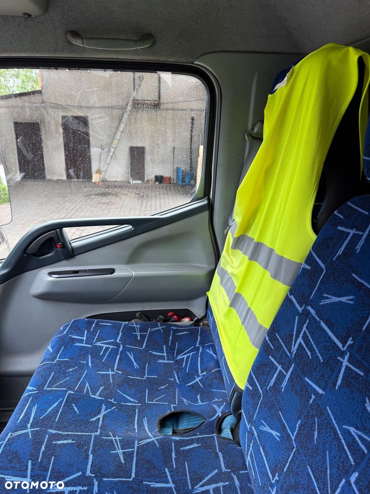Mitsubishi COUNTER FUSO - 33