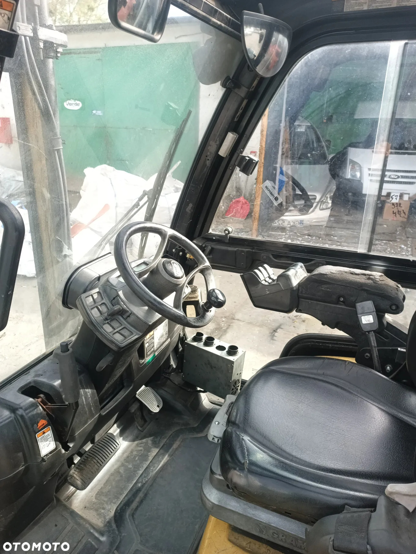 Yale GLP25VX - 9