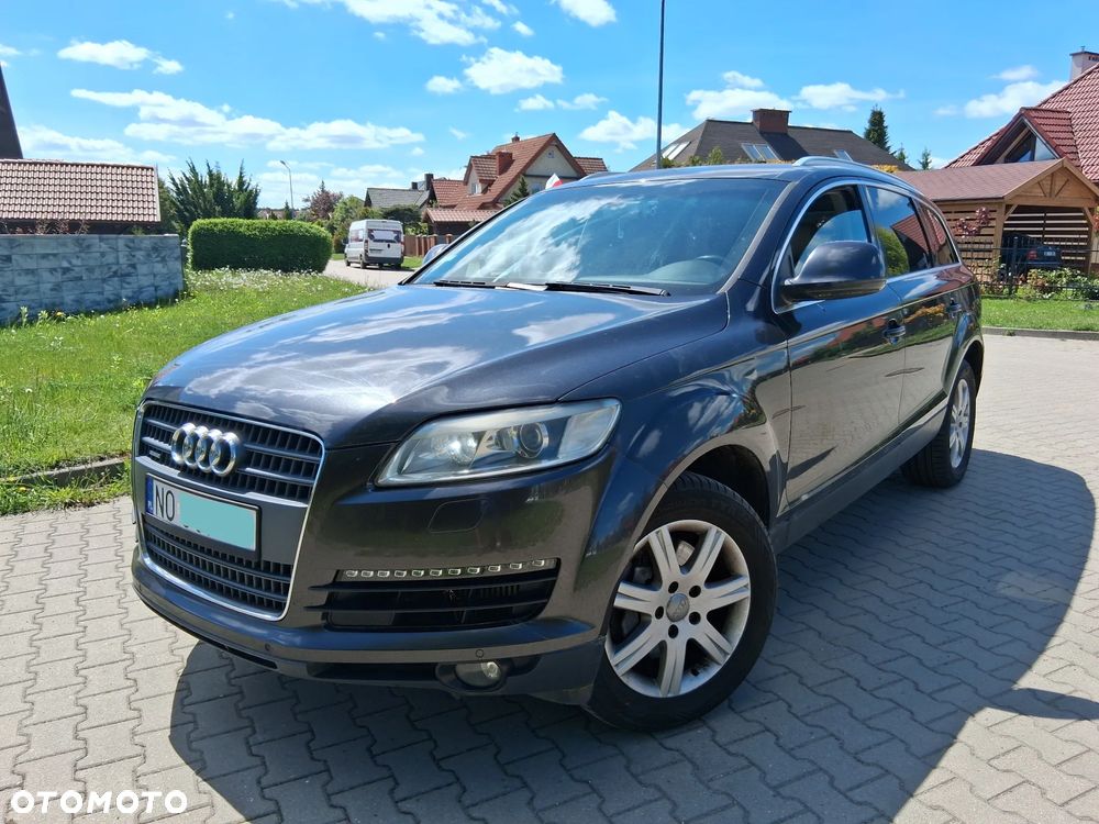 Audi Q7 - 1