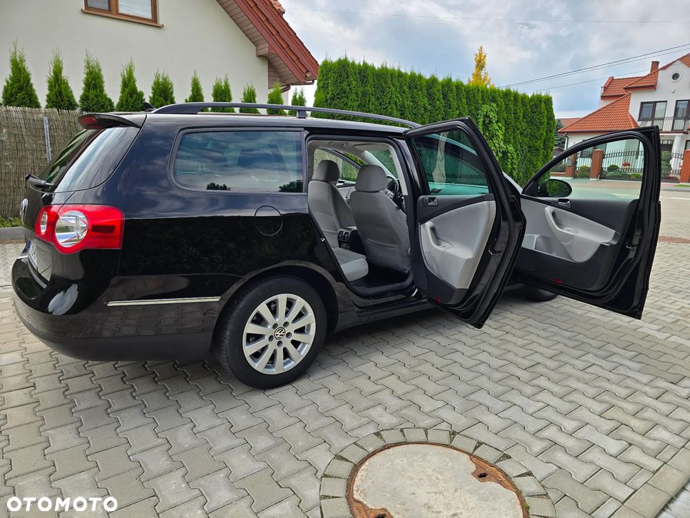 Volkswagen Passat 2.0 TDI DPF BlueMotion Technology Sportline - 39