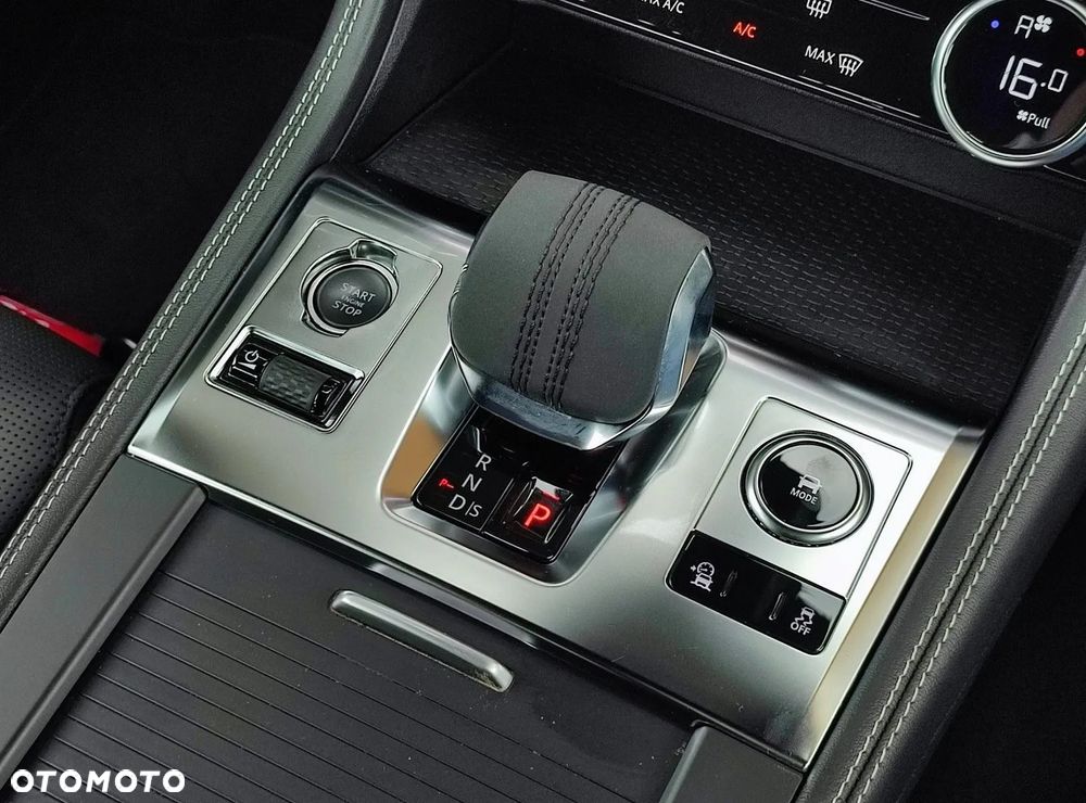 Jaguar F-Pace P250 AWD R-Dynamic HSE - 18