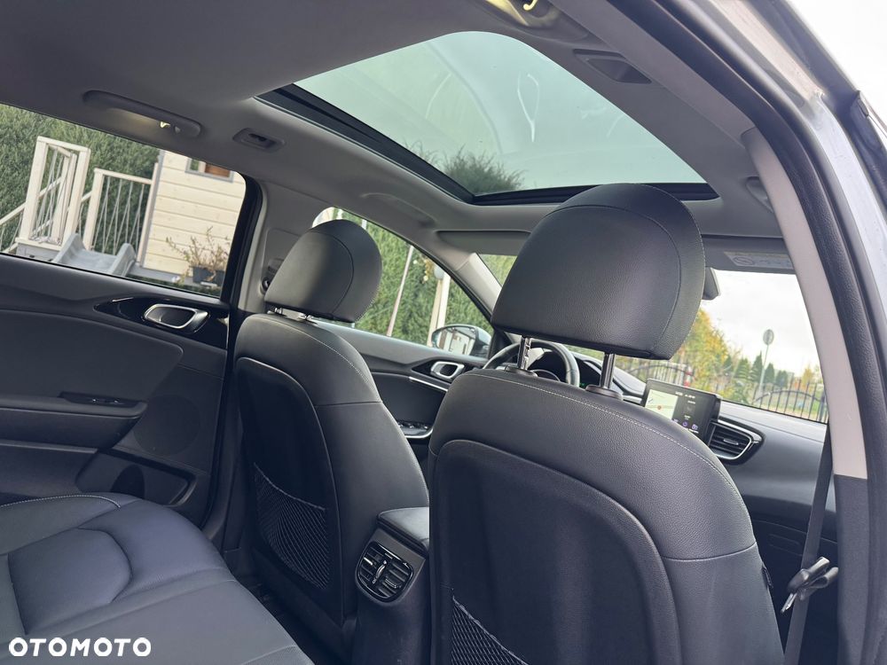 Kia Ceed 1.4 T-GDI DCT OPF Platinum Edition - 30