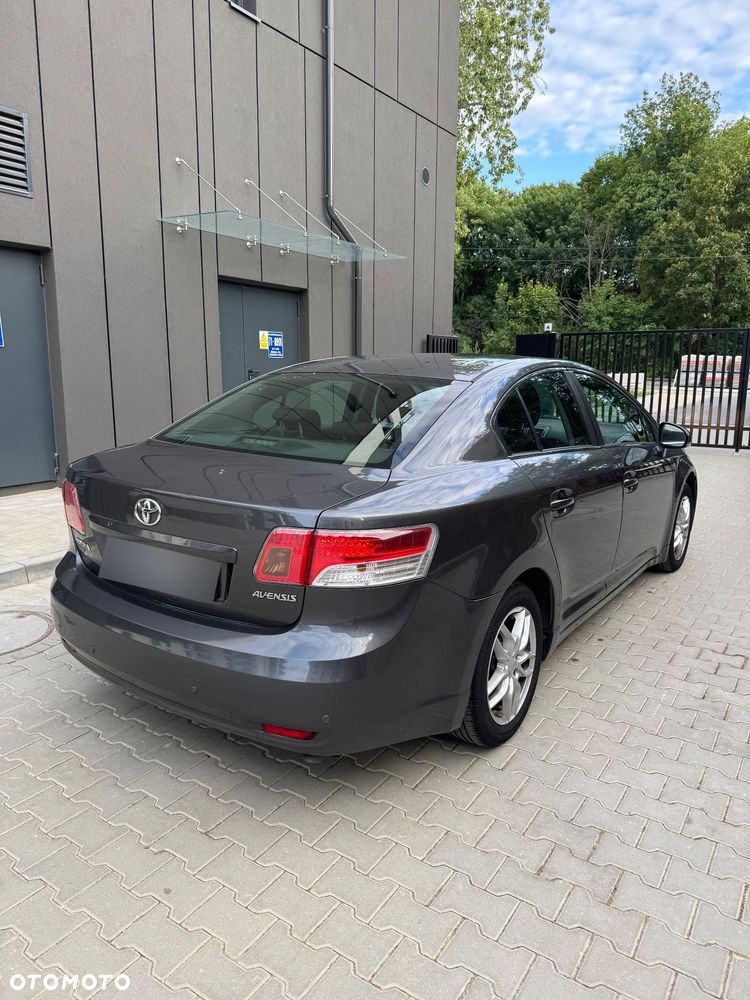 Toyota Avensis - 4