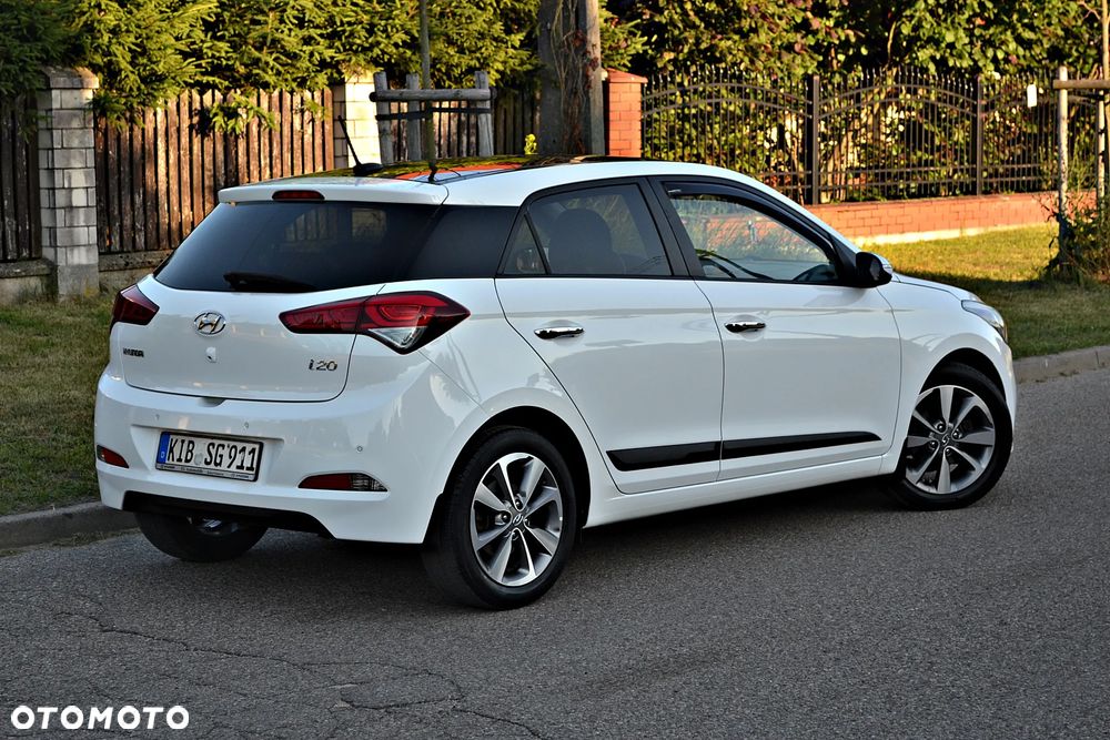 Hyundai i20 1.2 YES Gold - 16