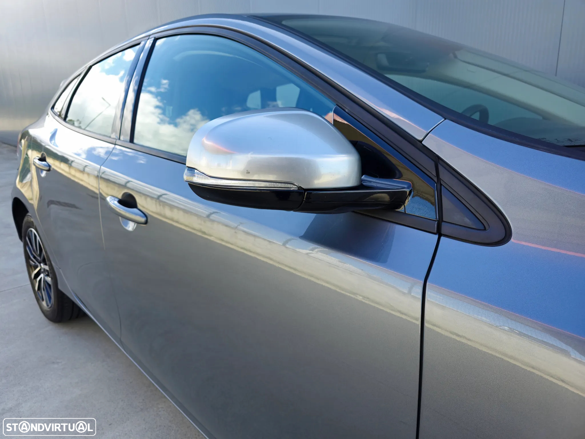 Volvo V40 2.0 D3 Momentum - 10