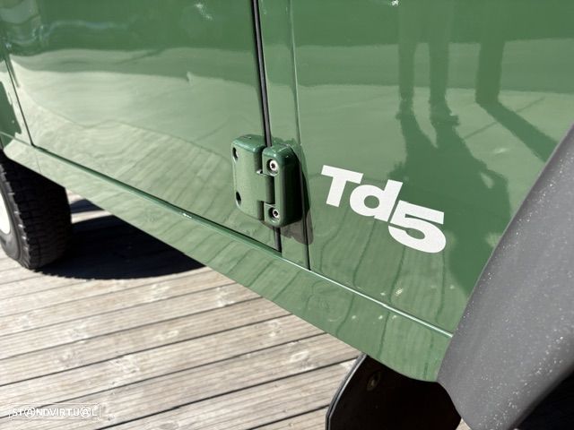 Land Rover Defender 90 2.5 TD5 Metal Top - 20