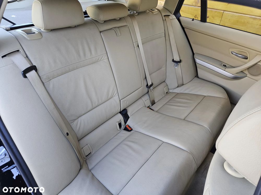 BMW Seria 3 - 23
