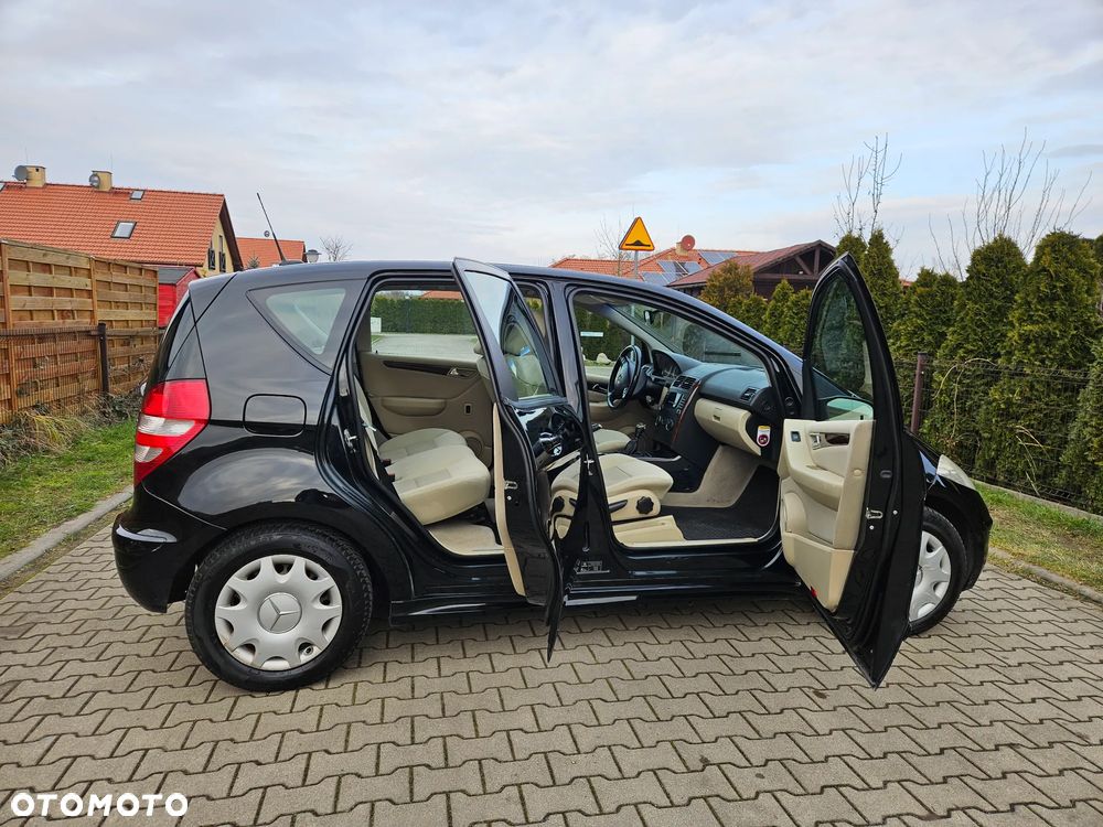 Mercedes-Benz Klasa A 180 CDI Avantgarde Edition 10 - 9