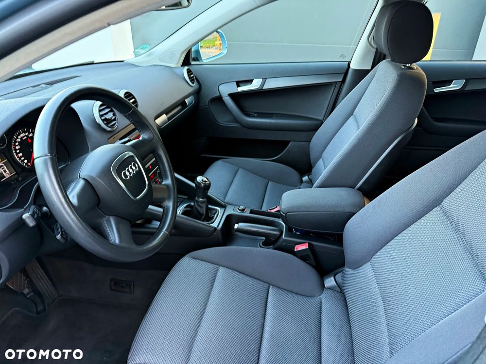 Audi A3 Sportback 1.6 Attraction - 21