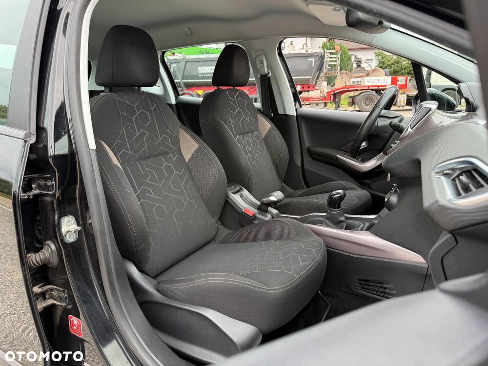 Peugeot 2008 PureTech 82 Allure - 25