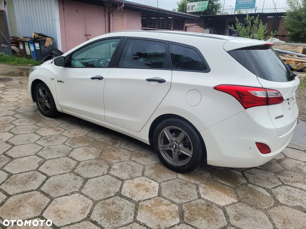 Hyundai i30 blue 1.6 CRDi YES Gold - 18