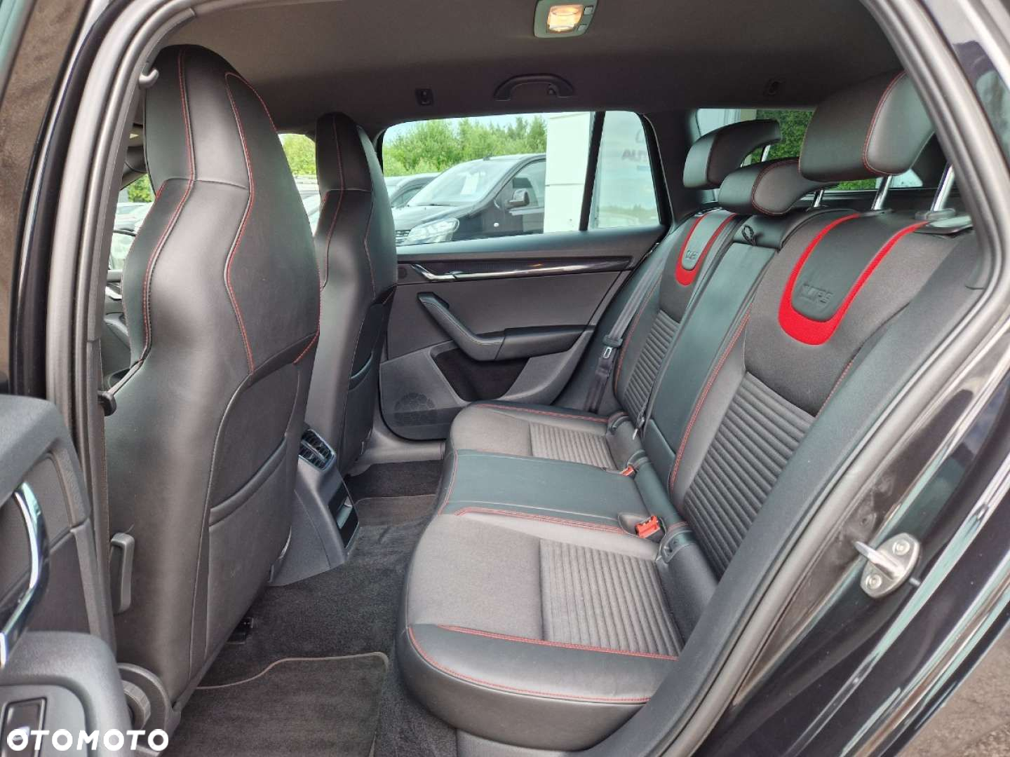 Skoda Octavia Combi 2.0 TDI RS - 8