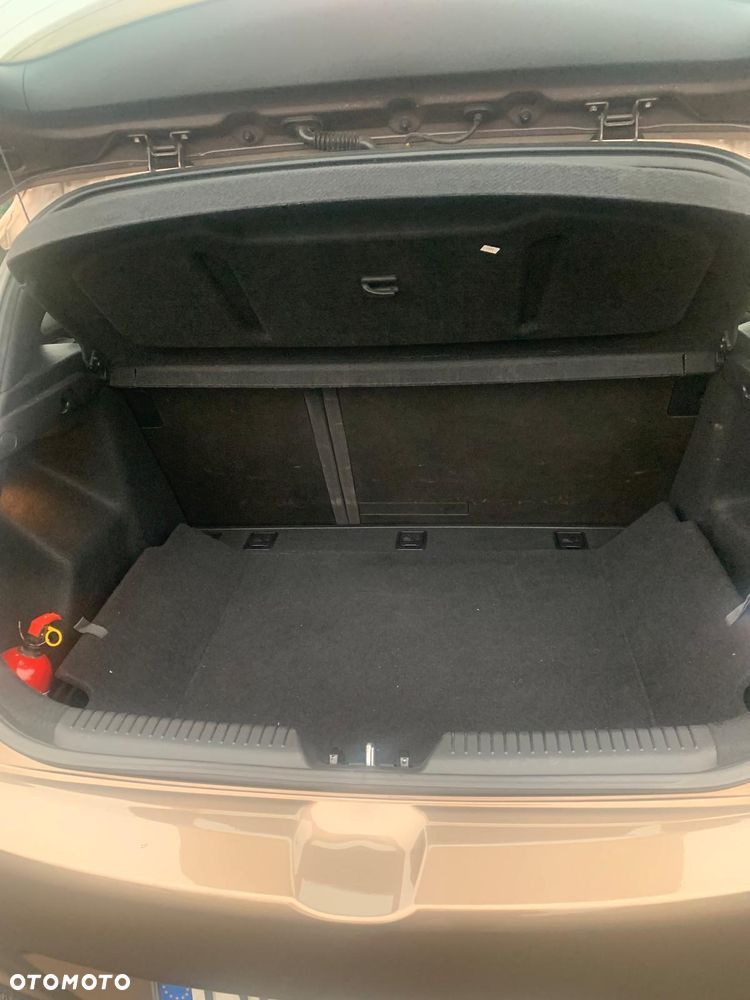 Hyundai i30 1.6 Classic + - 6