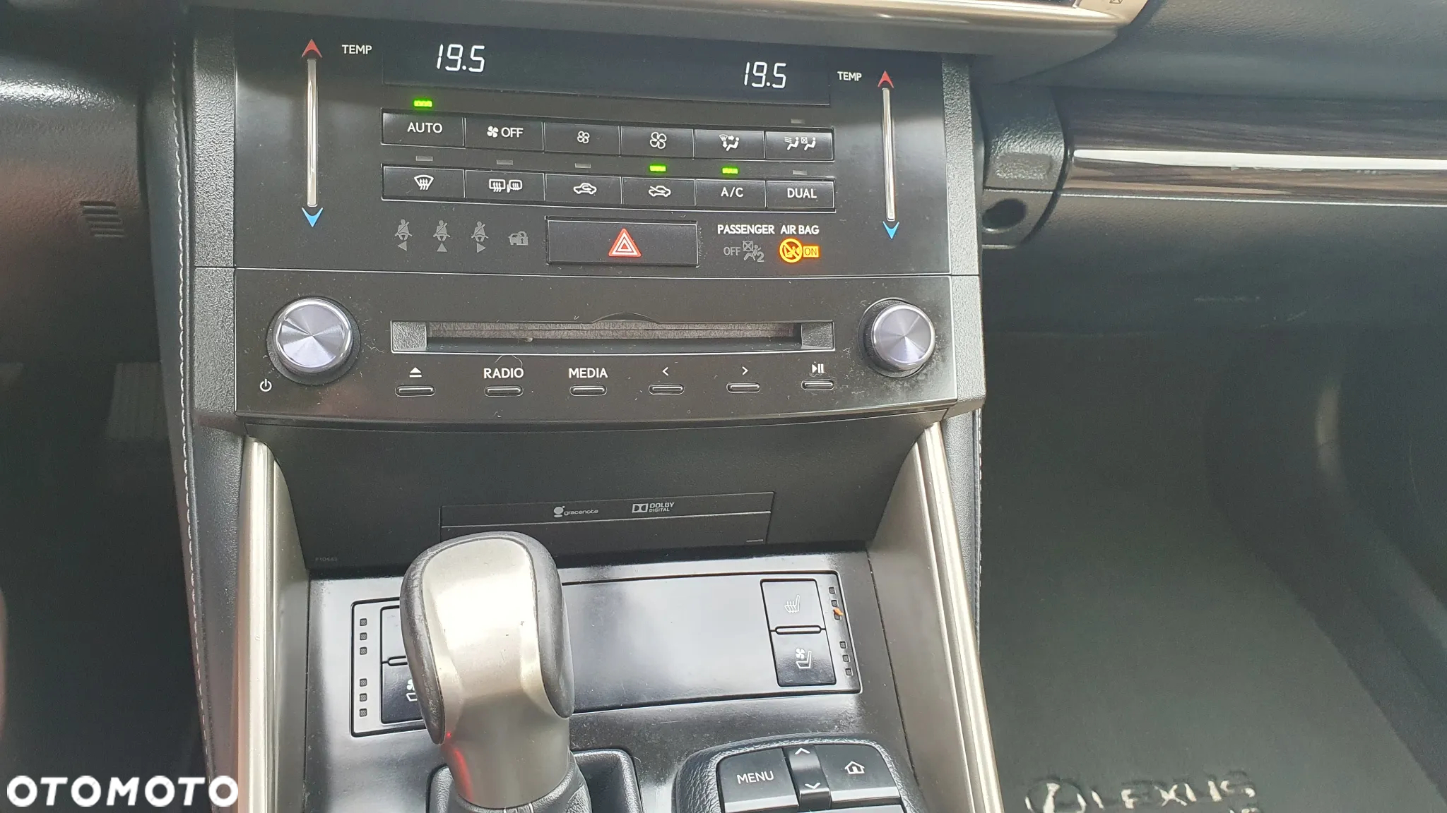 Lexus IS 300h Business Edition - 6