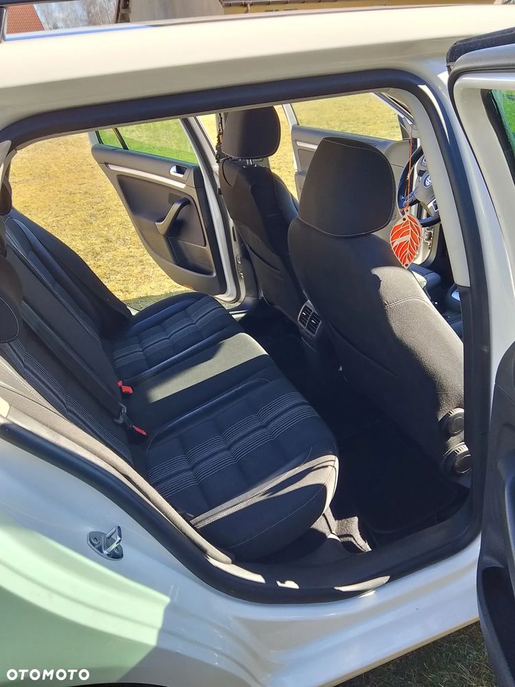 Volkswagen Golf 1.6 TDI DPF BlueMotion Technology DSG MATCH - 4