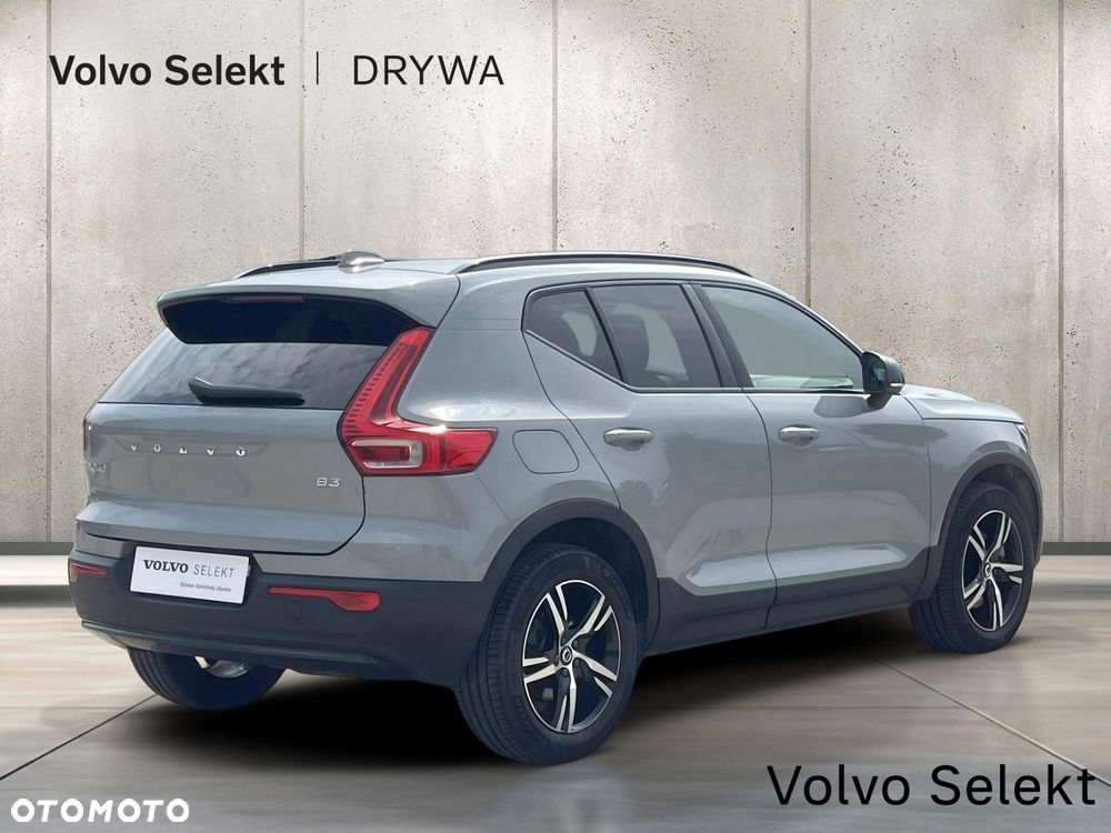Volvo XC 40 B3 Plus Dark - 7
