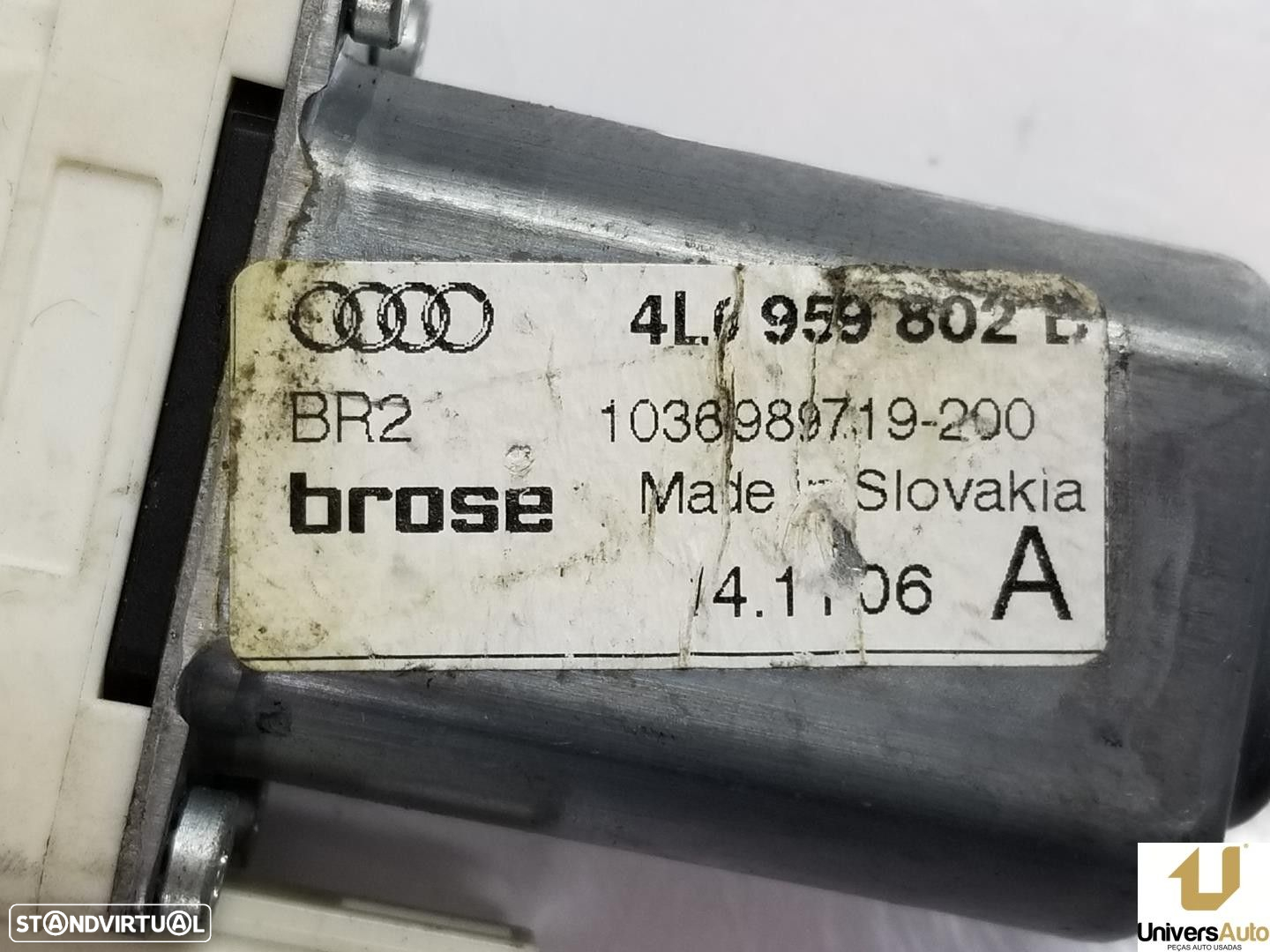 MOTOR ELEVADOR DE VIDRO TRASEIRO DIREITO AUDI Q7 2007 -4L0959802B - 4