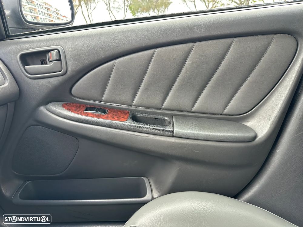 Toyota Avensis SW 2.0 D4D Sol EC+ABC - 11