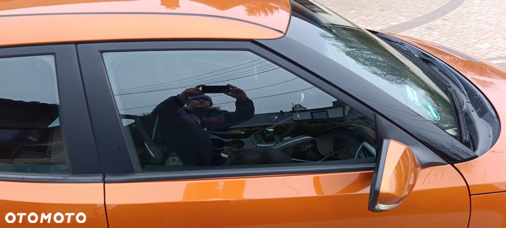 Hyundai Veloster - 11