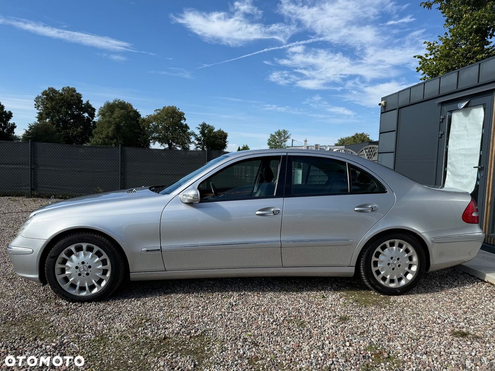 Mercedes-Benz Klasa E 500 7G-TRONIC Elegance - 29