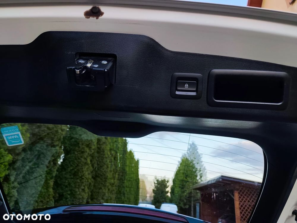 Mazda 3 e-SKYACTIV-G 122 M HYBRID EXCLUSIVE-LINE - 31