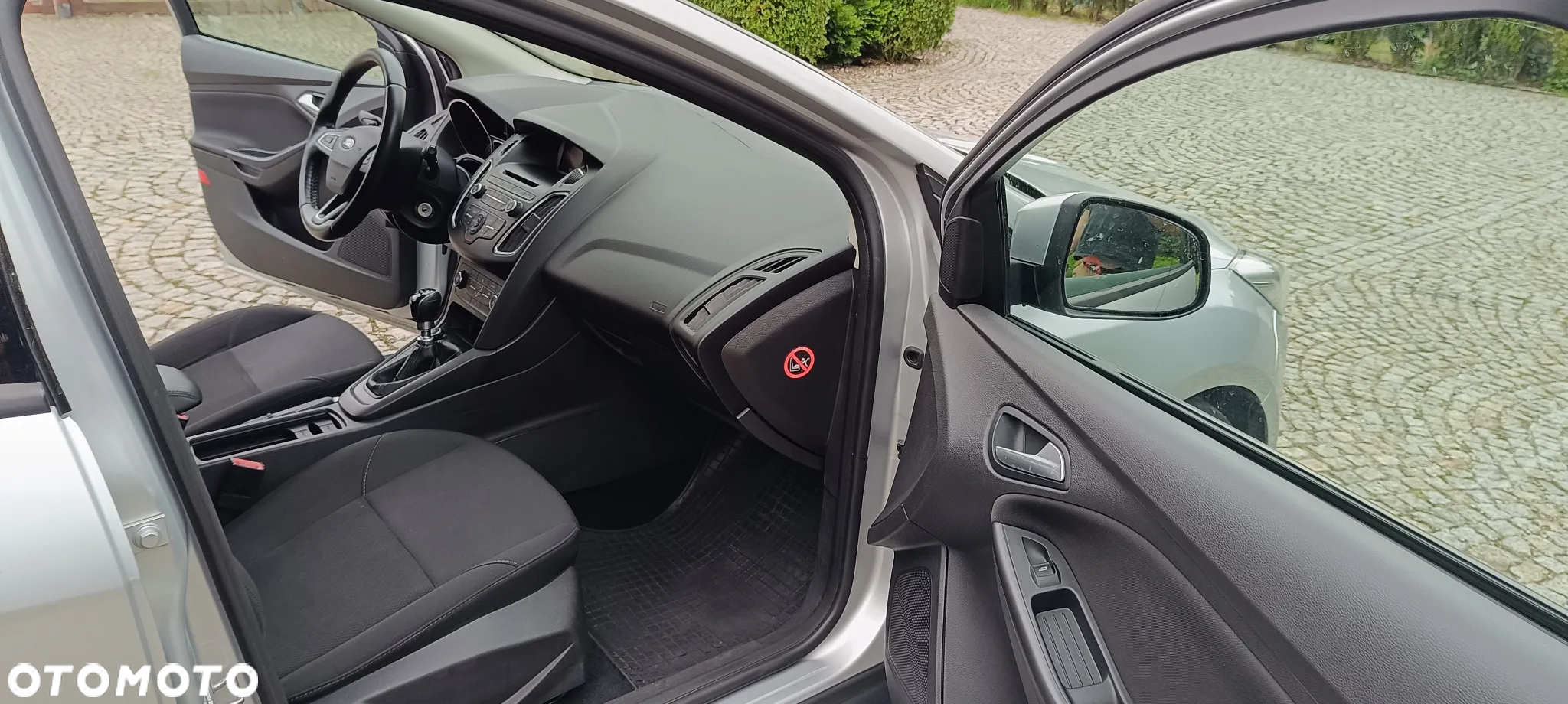 Ford Focus 1.5 TDCi SYNC Edition - 16