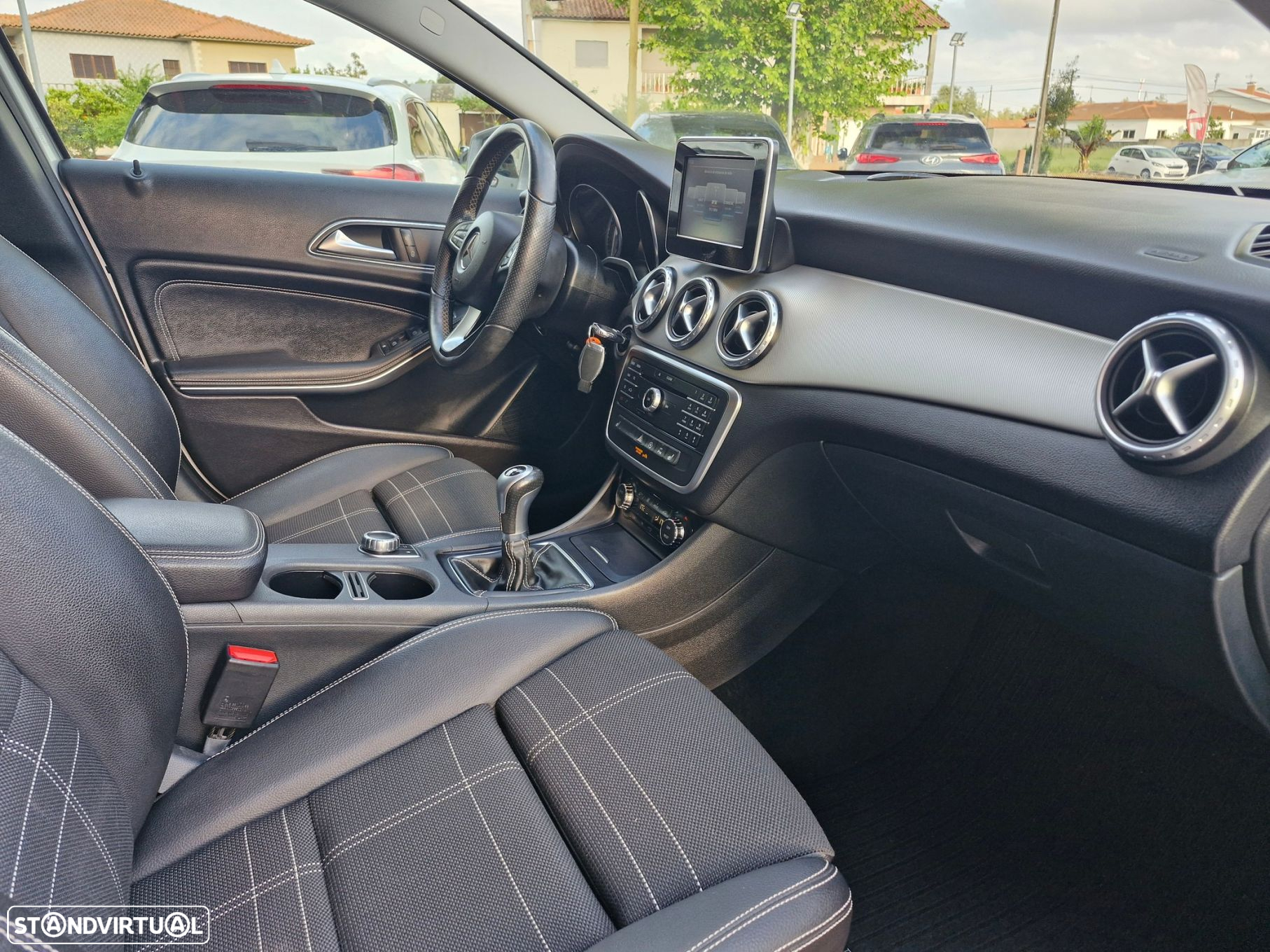Mercedes-Benz GLA 180 CDi Urban - 14