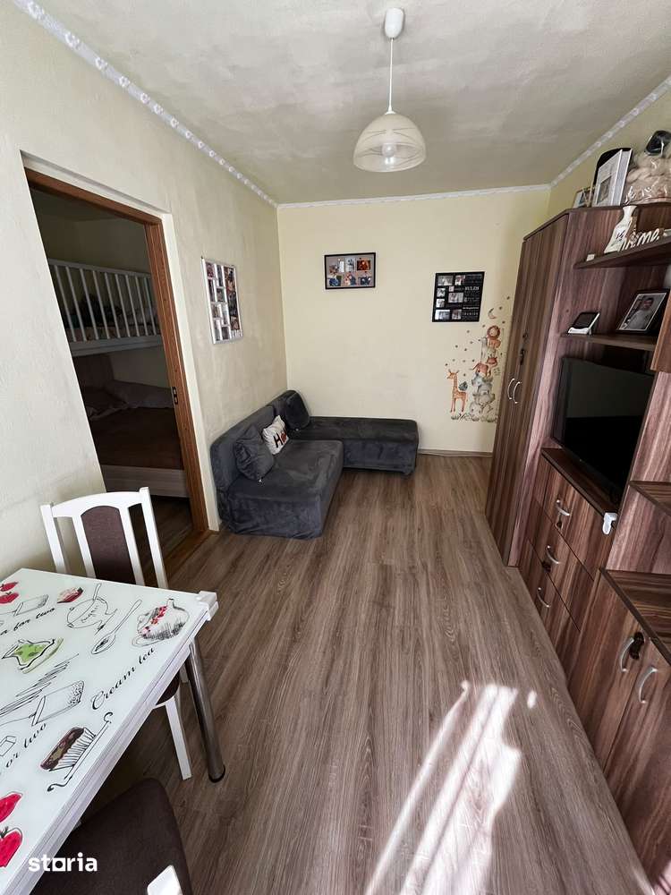Proprietar, vand apartament tip X, 2 camere, etaj 1 — fotografia 1