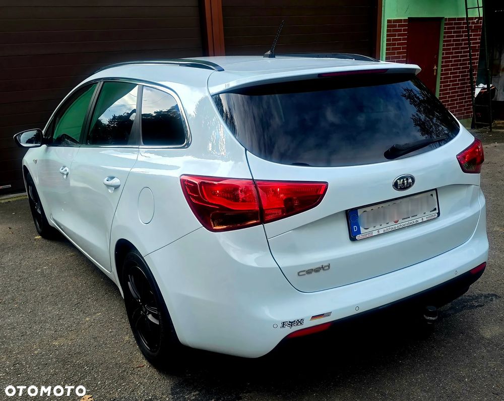 Kia Ceed 1.4 CVVT Dream Team Edition - 6