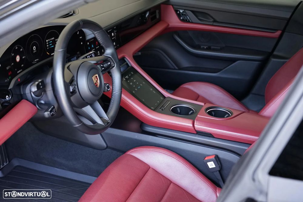 Porsche Taycan Turbo - 10