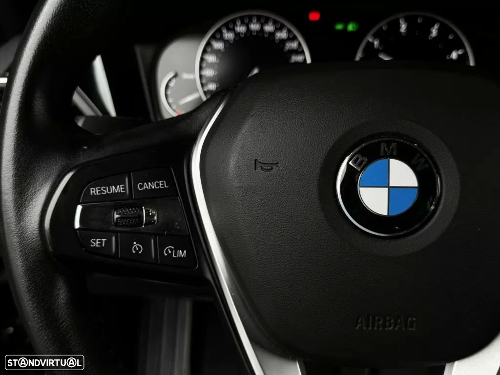 BMW 318 d Touring Line Sport Auto - 34