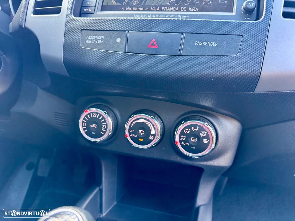 Mitsubishi Outlander 2.2 DI-D Instyle Navi - 15