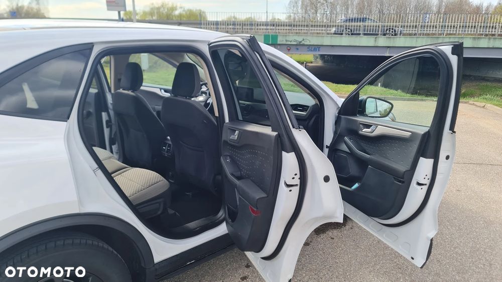 Ford Kuga - 13