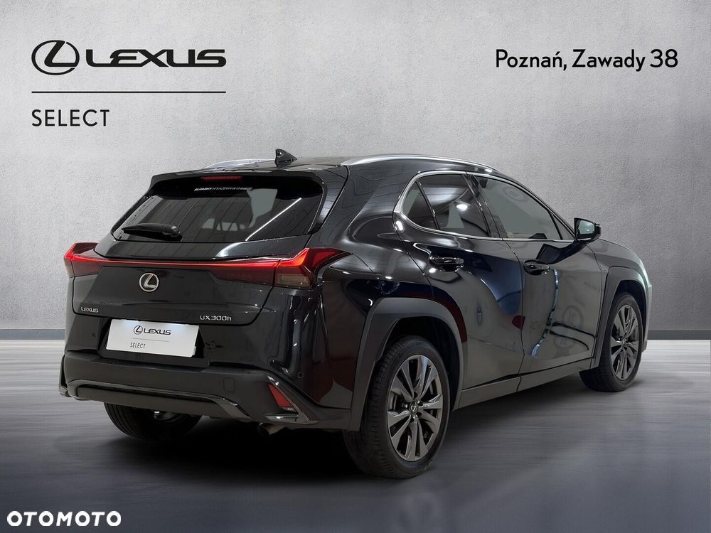 Lexus UX 300h F Sport Design - 3