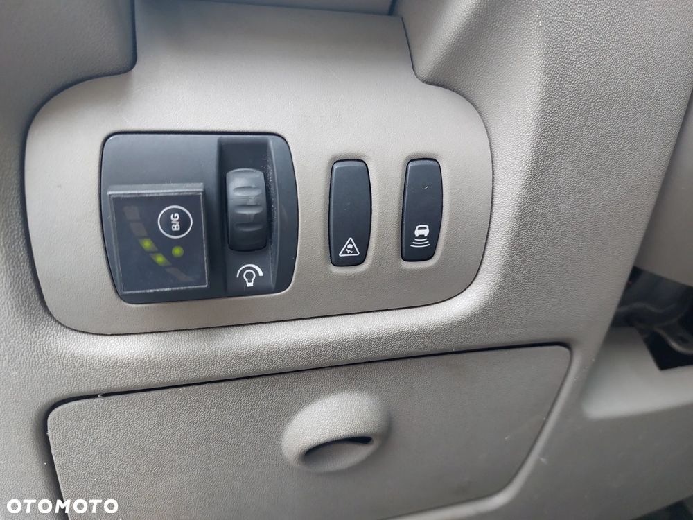 Renault Grand Scenic - 25