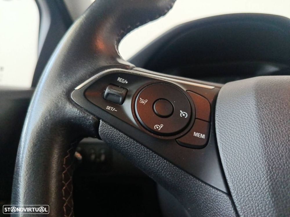 Opel Crossland X 1.2 T Innovation - 16