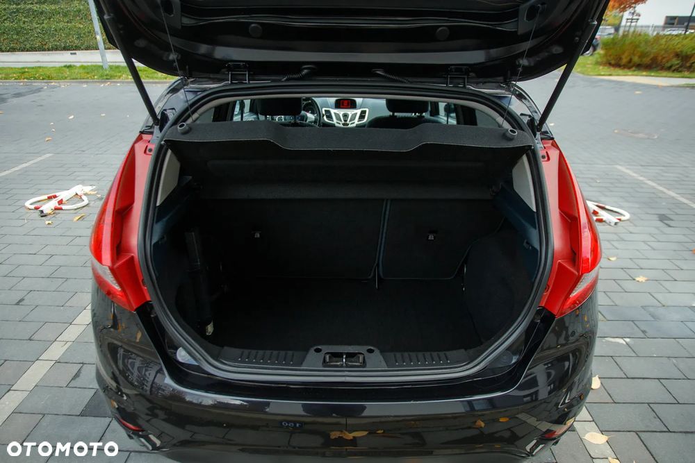 Ford Fiesta 1.25 Titanium X - 29